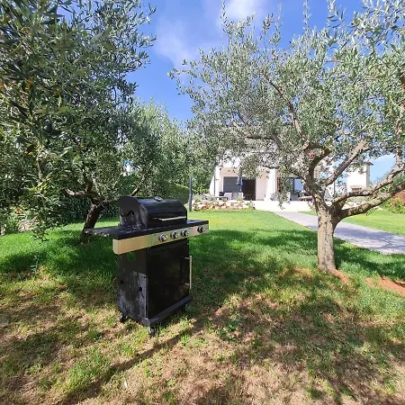 Altomare Villa *